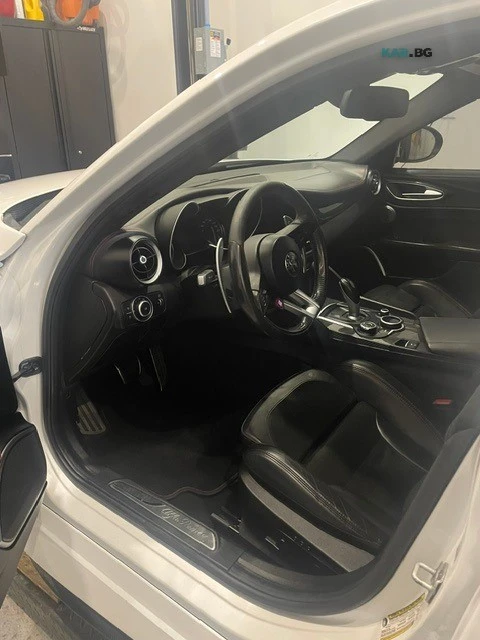 Alfa Romeo Giulia Quadrifoglio Q4 АВТОКРЕДИТ ЦЕНА ДО БЪЛГАРИЯ, снимка 6 - Автомобили и джипове - 54749951