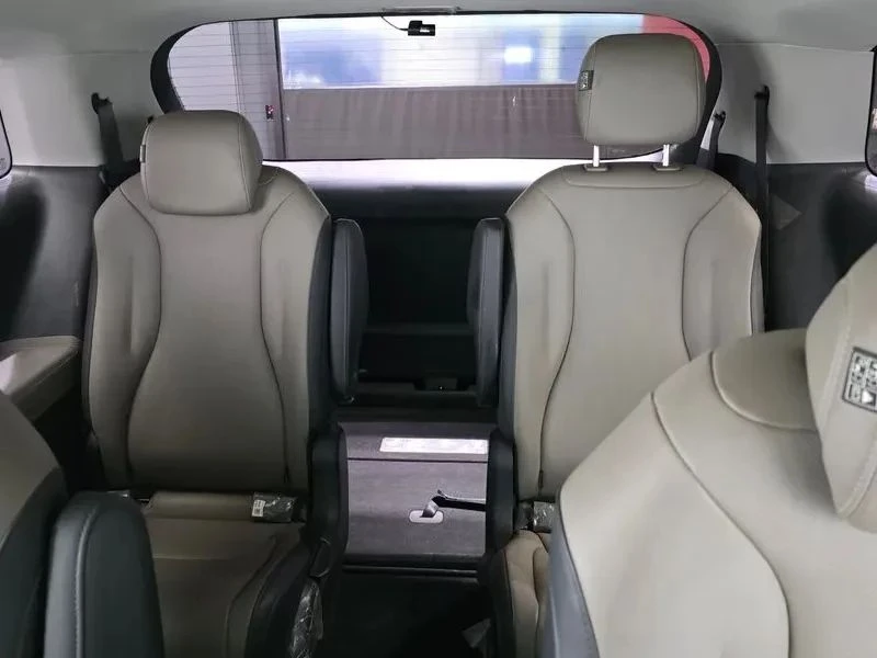Kia Carnival, снимка 11 - Автомобили и джипове - 56719994