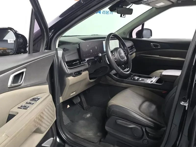 Kia Carnival, снимка 9 - Автомобили и джипове - 56719994