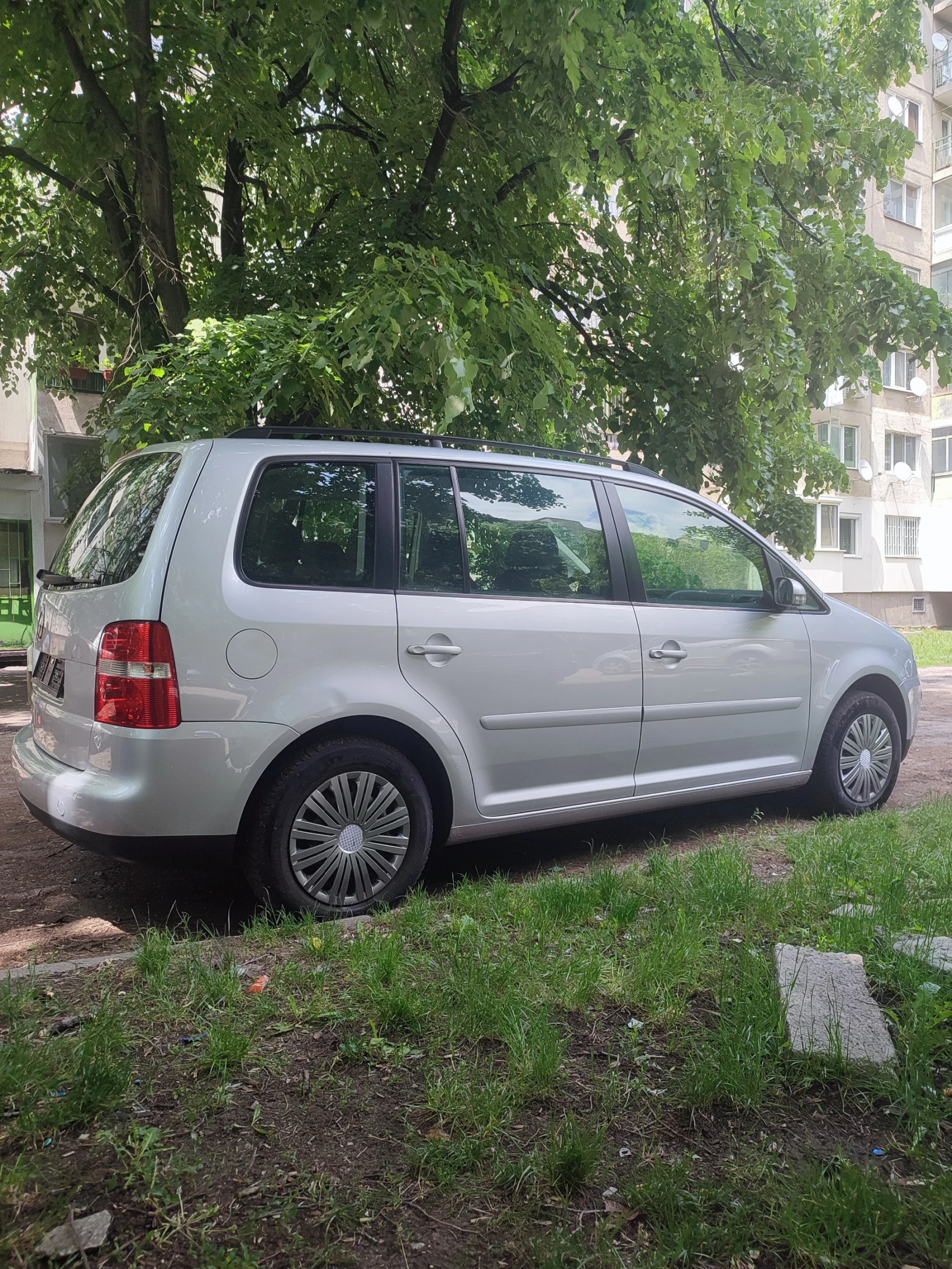 VW Touran 1.9 tdi 105 к.с. 6ск - изображение 5