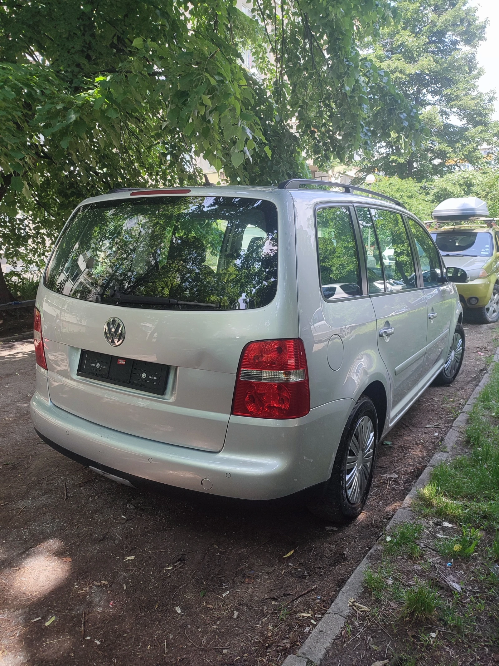 VW Touran 1.9 tdi 105 к.с. 6ск - изображение 4