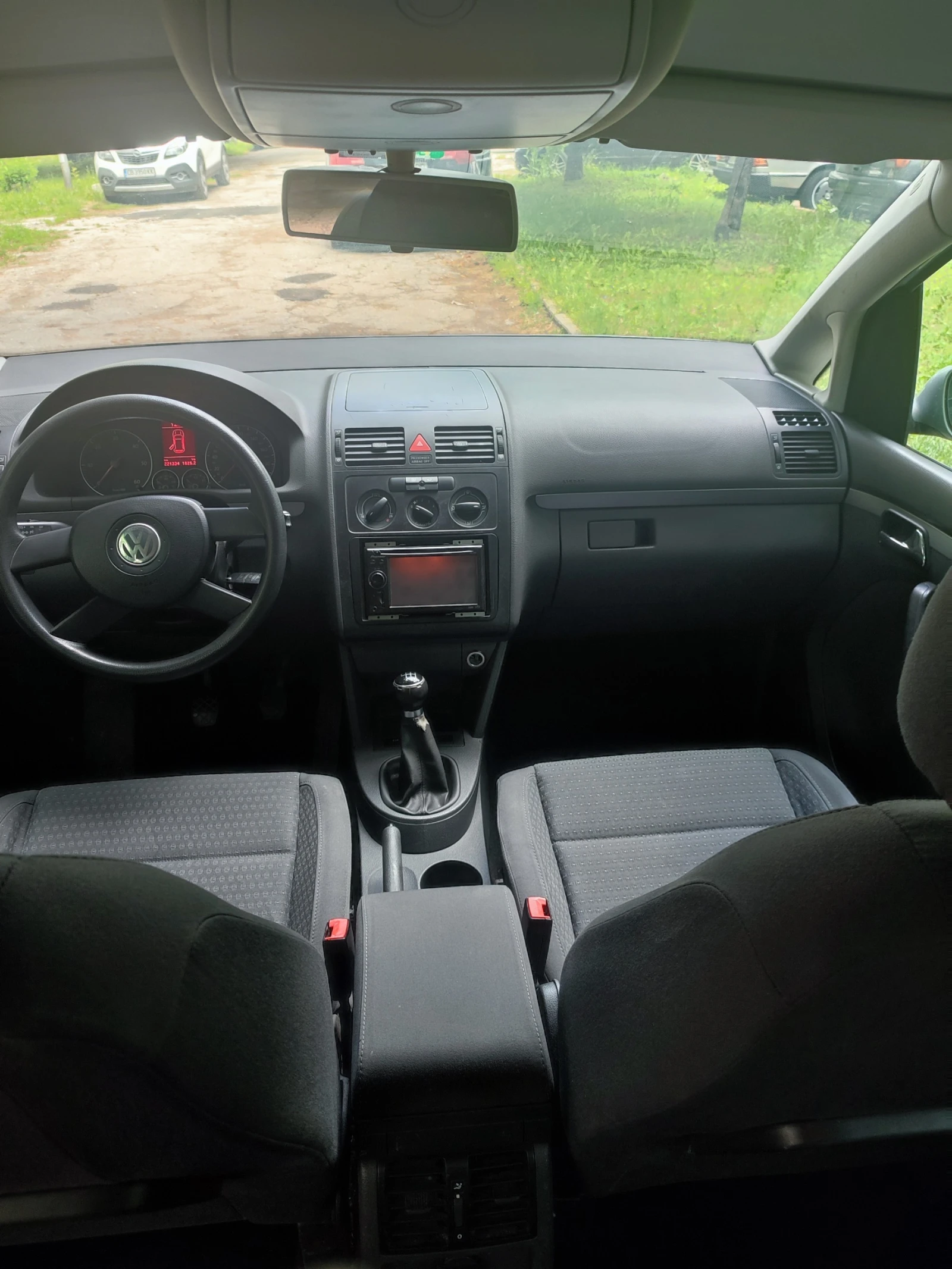 VW Touran 1.9 tdi 105 к.с. 6ск - изображение 10