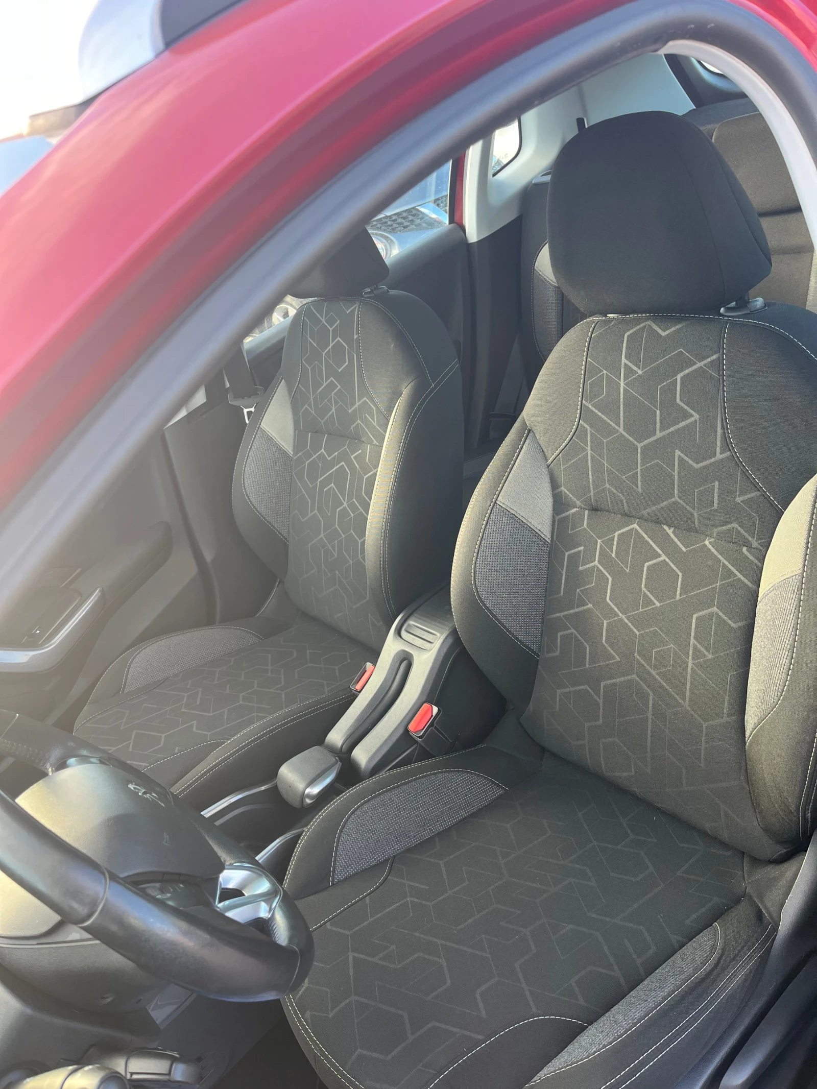 Peugeot 2008 1.6 HDI - изображение 6