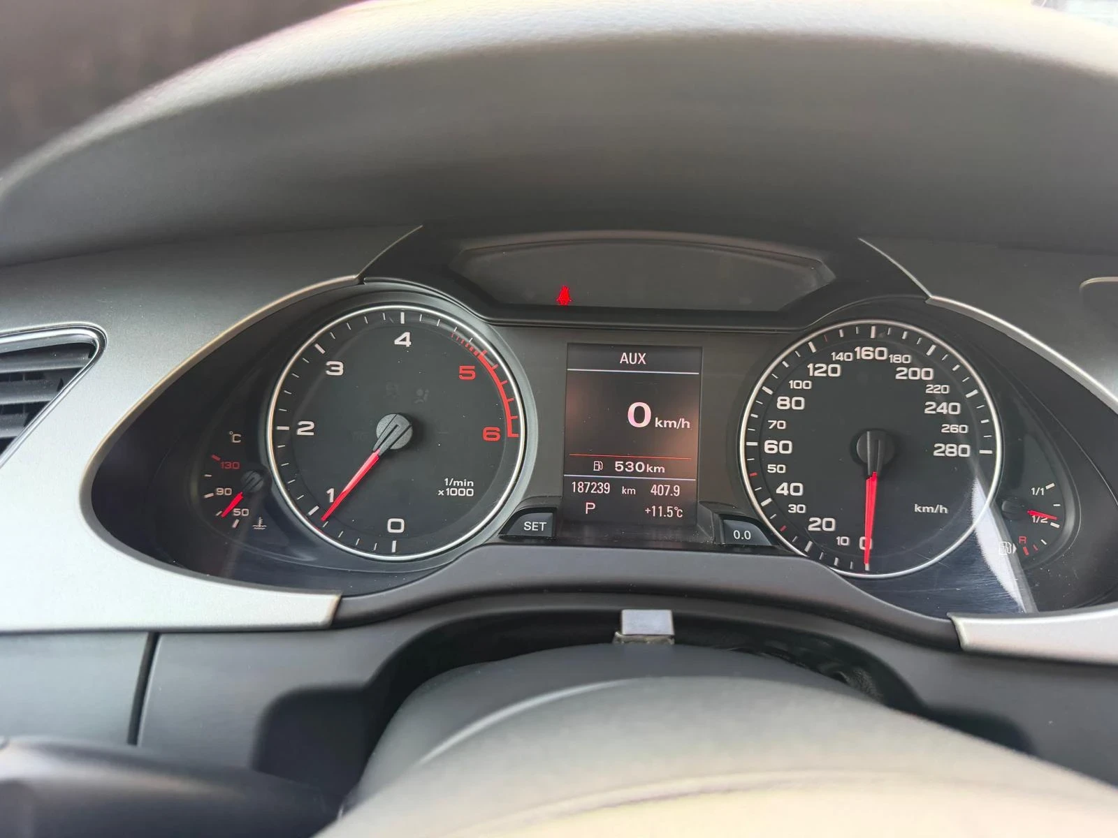 Audi A4 143 к.с.отлично състояние, много нови части, S-Lin - изображение 9