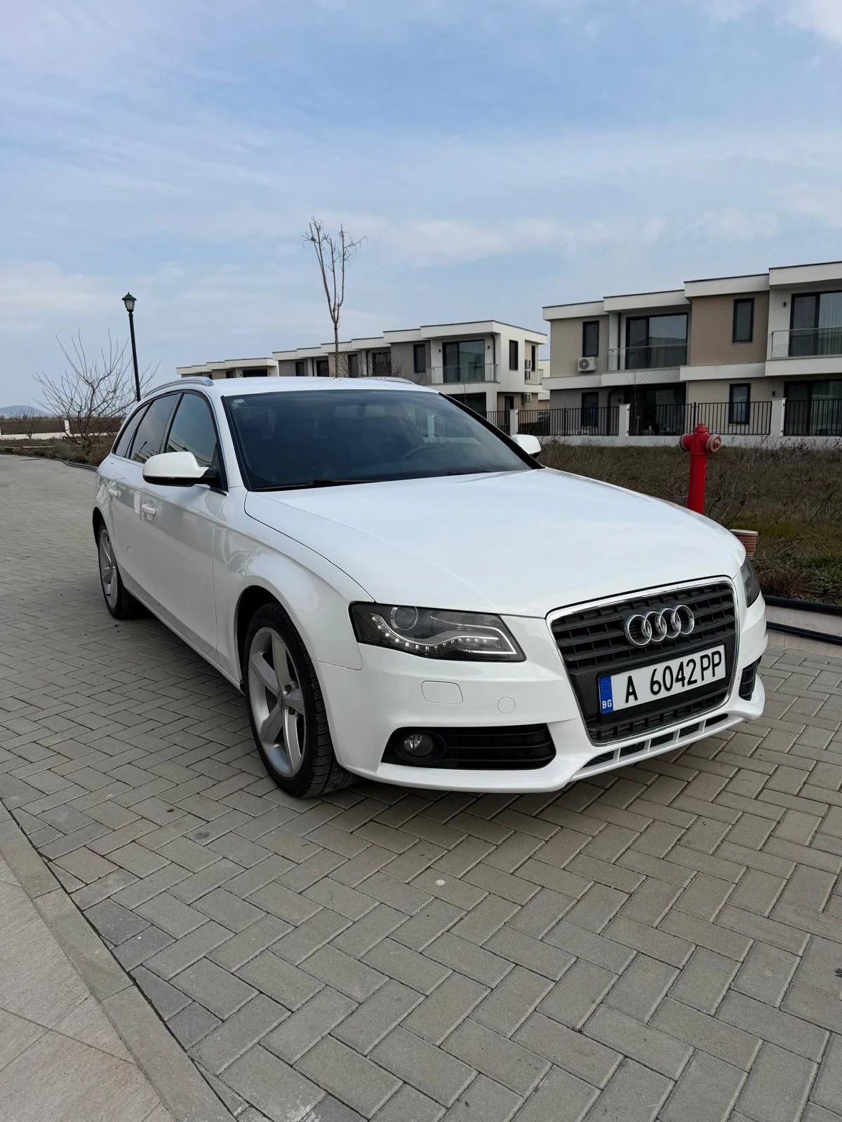 Audi A4 143 к.с.отлично състояние, много нови части, S-Lin - изображение 2