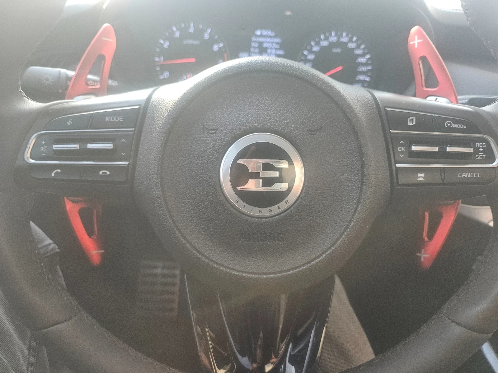 Kia Stinger 2000 Турбо, снимка 12 - Автомобили и джипове - 53864581