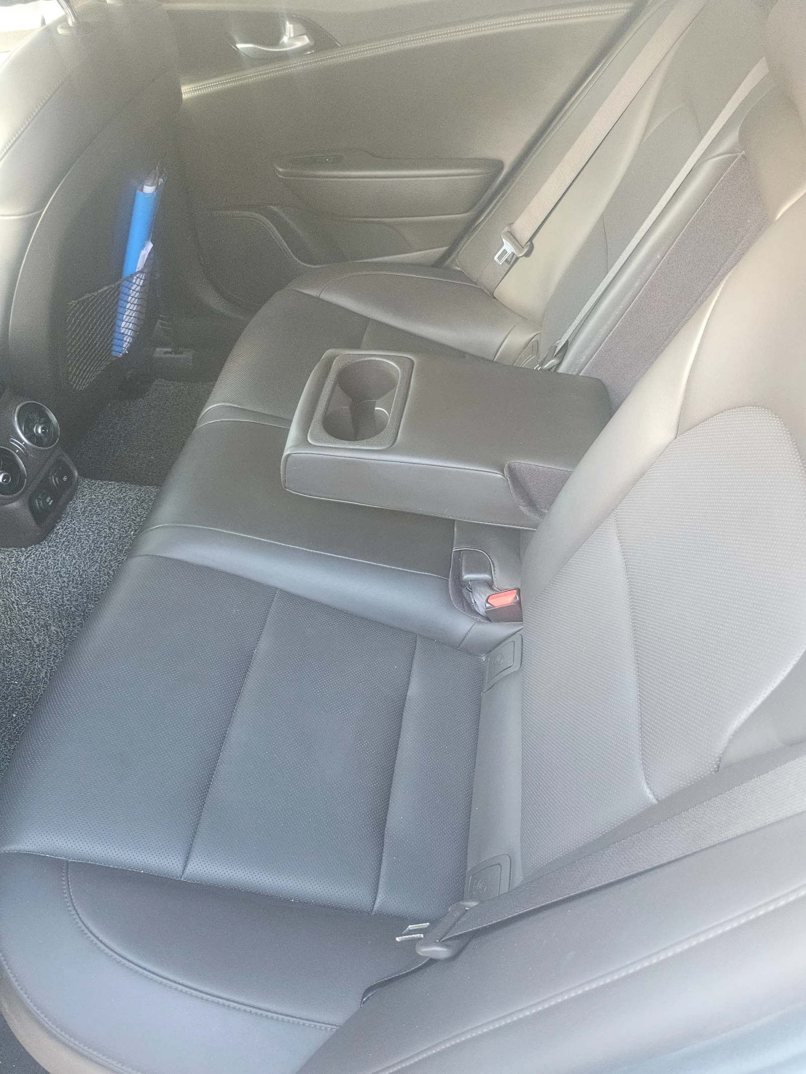 Kia Stinger 2000 Турбо, снимка 9 - Автомобили и джипове - 53864581