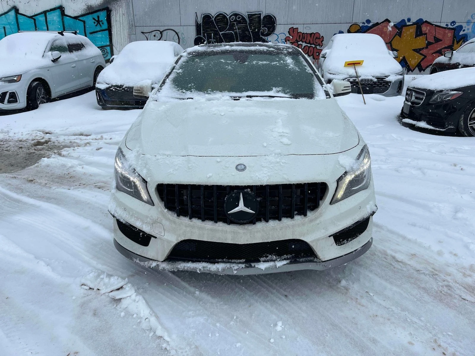 Mercedes-Benz CLA 45 AMG  С РЕГИСТРАЦИЯ & АВТО КРЕДИТ, снимка 2 - Автомобили и джипове - 53948479