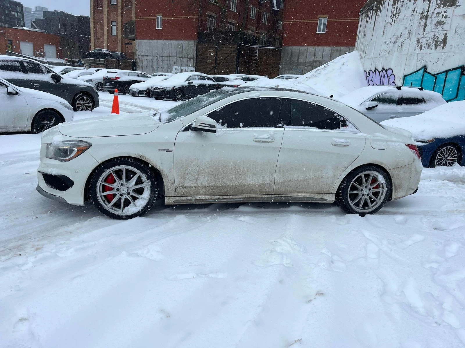 Mercedes-Benz CLA 45 AMG  С РЕГИСТРАЦИЯ & АВТО КРЕДИТ, снимка 3 - Автомобили и джипове - 53948479