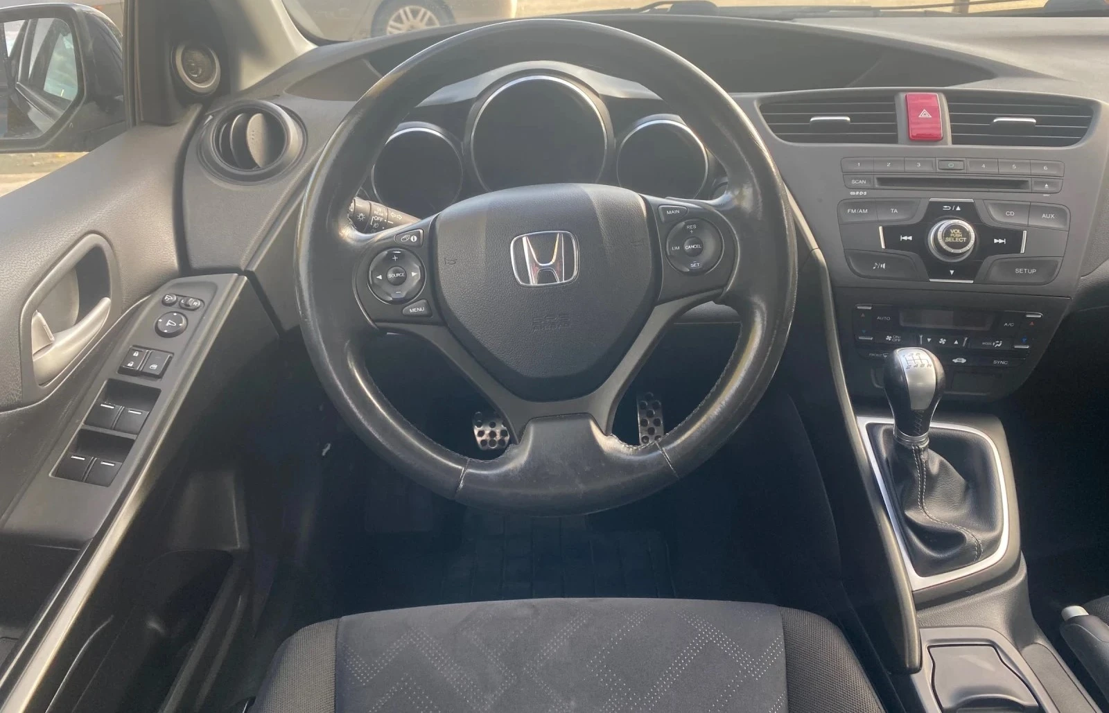 Honda Civic 1.8 i-VTEC, снимка 5 - Автомобили и джипове - 53972719