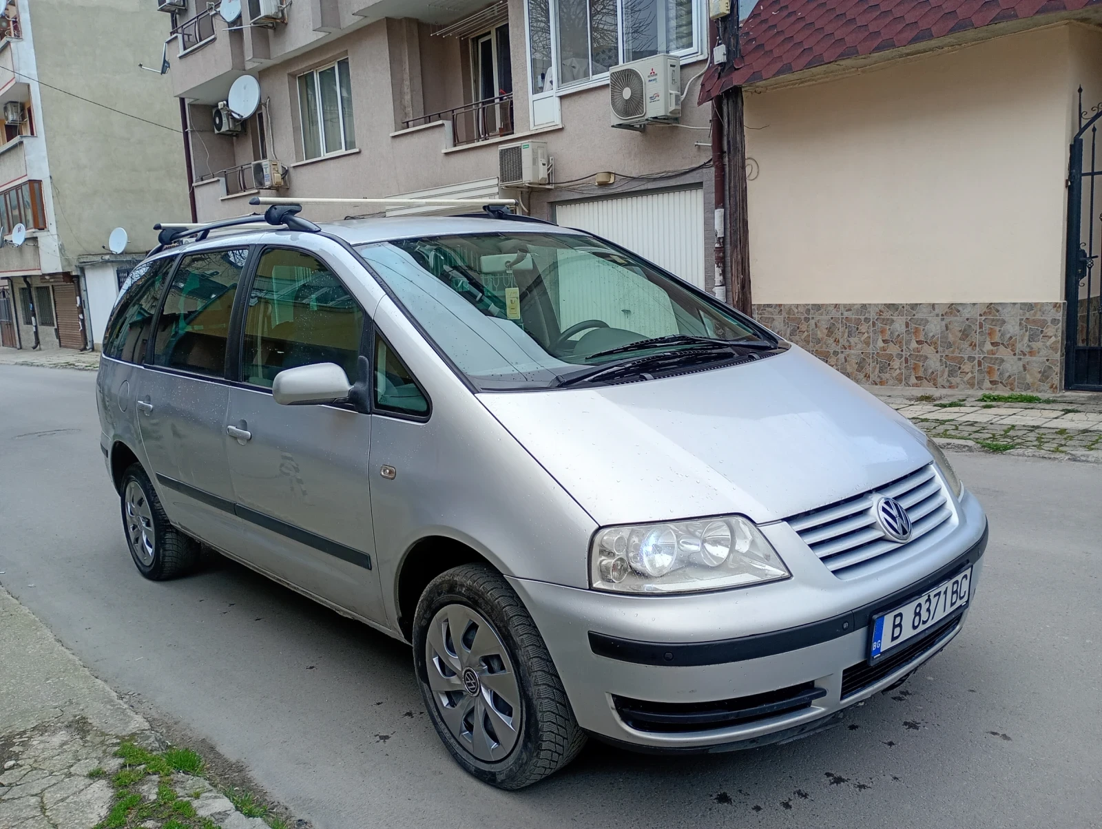 VW Sharan 1.9 TDi 6+ 1 Family Packet , снимка 5 - Автомобили и джипове - 54095455