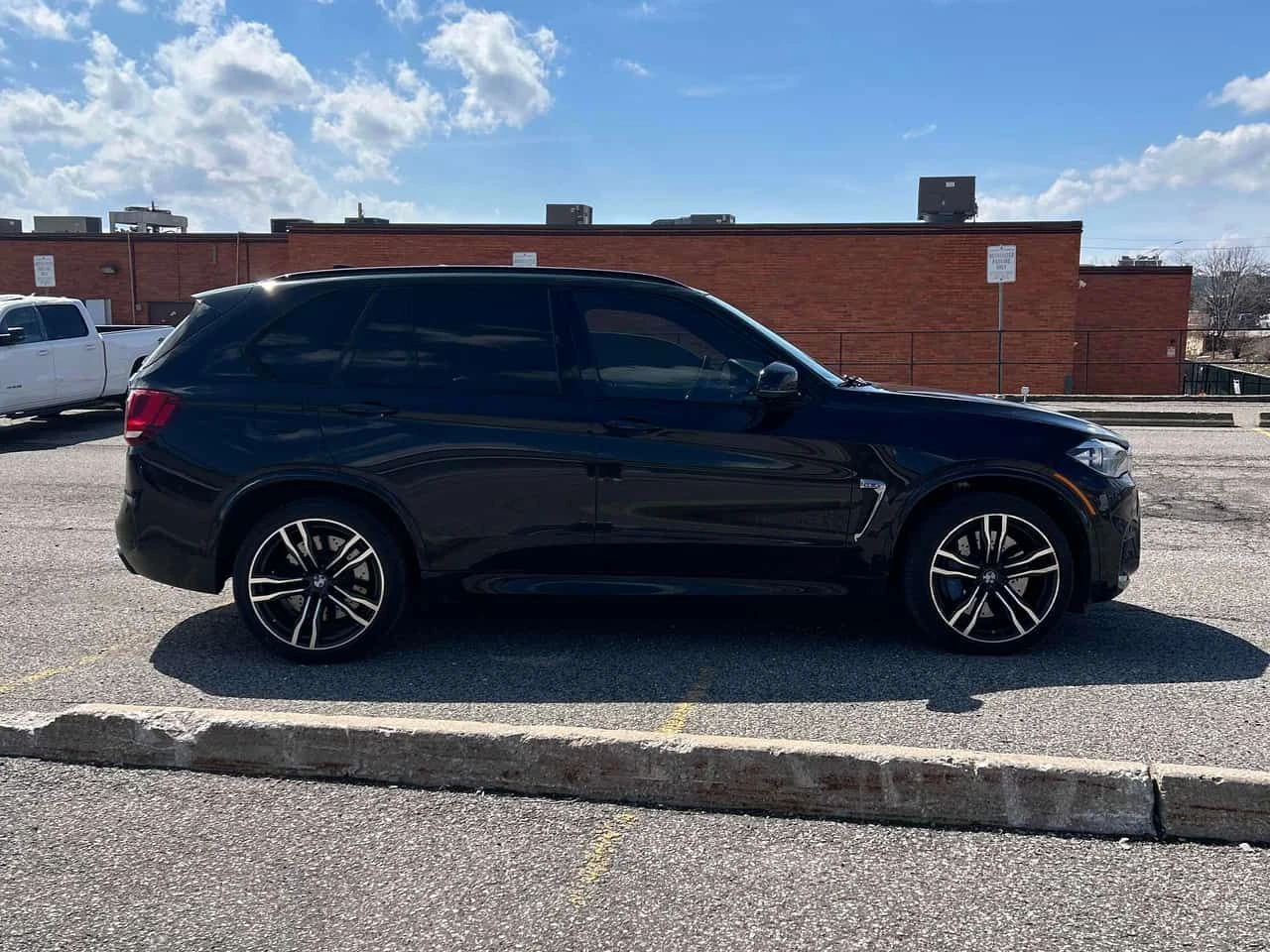 BMW X5M * XDRIVE * 2 КЛЮЧА * КОМПЛЕКТ ГУМИ * 360, снимка 3 - Автомобили и джипове - 54184589