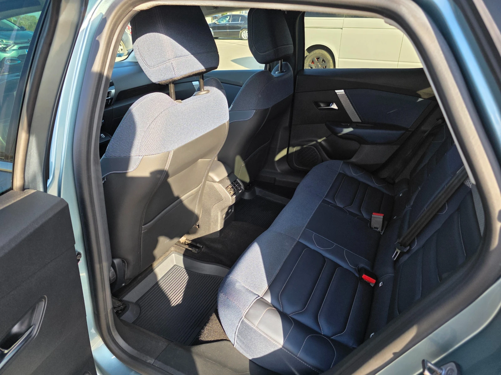 Citroen C4 electric, снимка 6 - Автомобили и джипове - 54303978