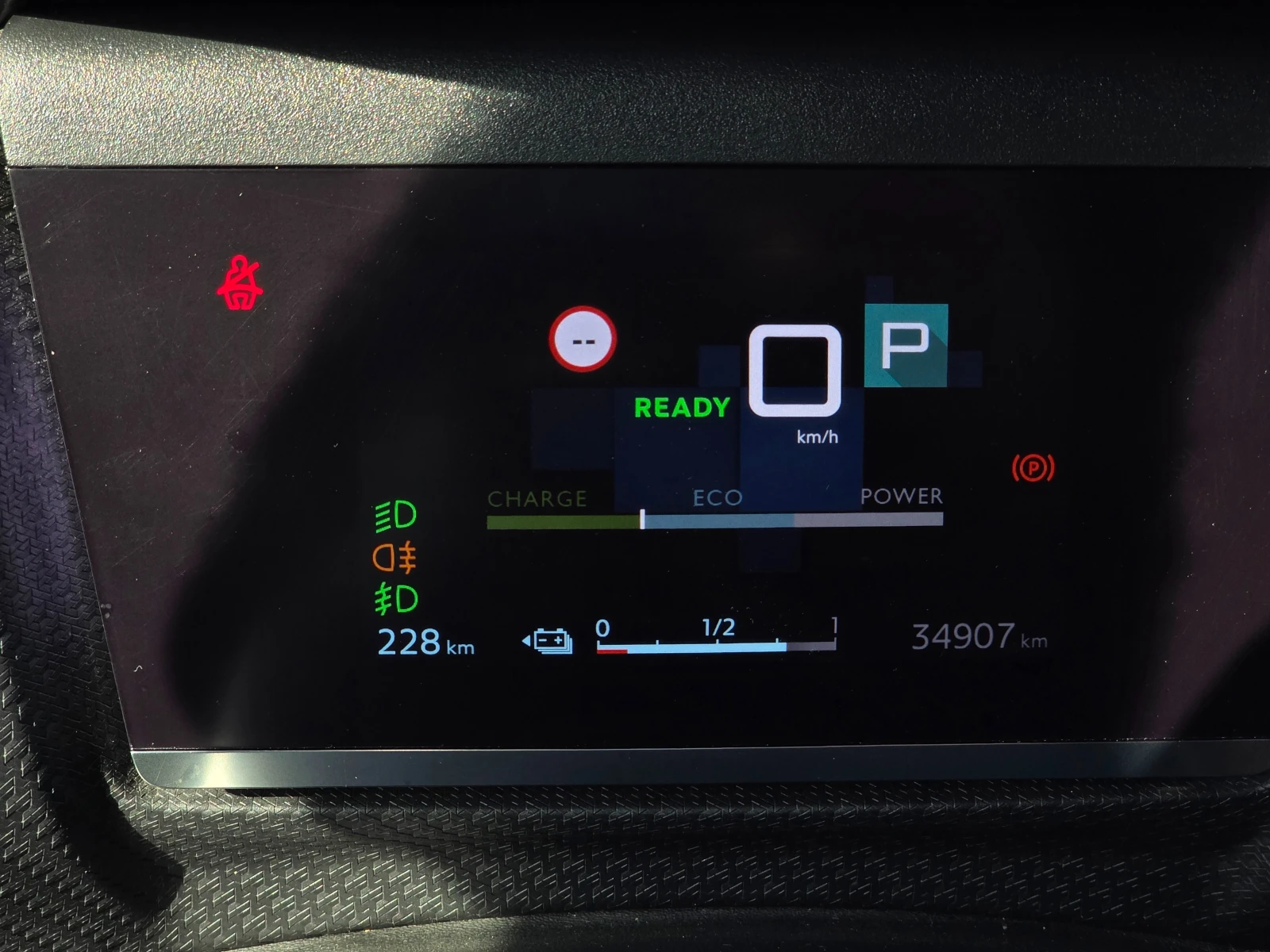 Citroen C4 electric, снимка 10 - Автомобили и джипове - 54303978