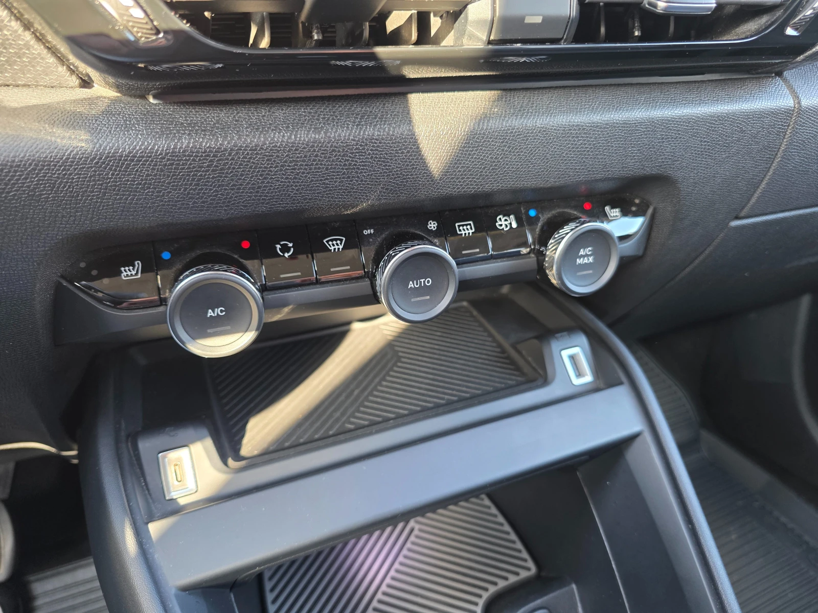 Citroen C4 electric, снимка 8 - Автомобили и джипове - 54303978