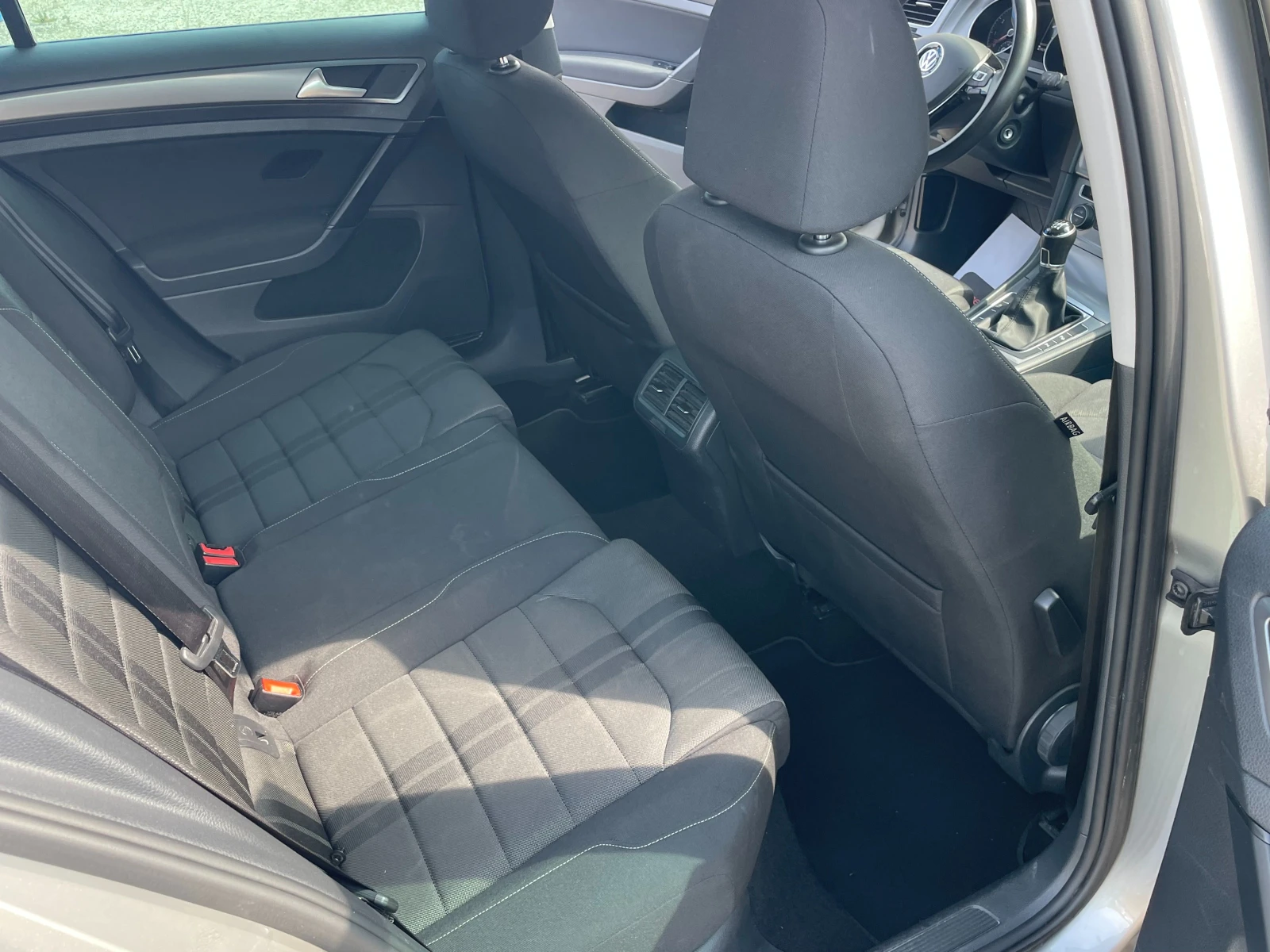 VW Golf ПЕРФЕКТЕН, снимка 13 - Автомобили и джипове - 54563468