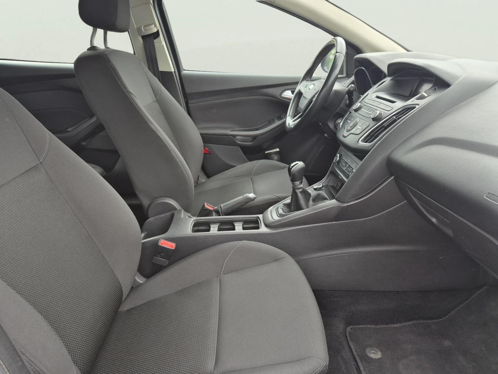 Ford Focus 1.0 EcoBoost, снимка 10 - Автомобили и джипове - 54647057