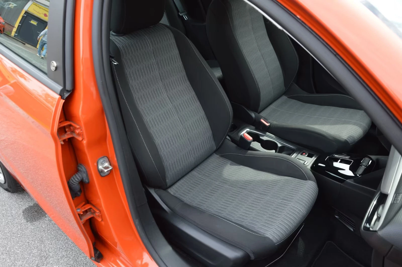 Opel Corsa F-e-EDITION/136HP/CPLAY/DIGI/H.PUMP/LED/KLESS/416q, снимка 13 - Автомобили и джипове - 54942533