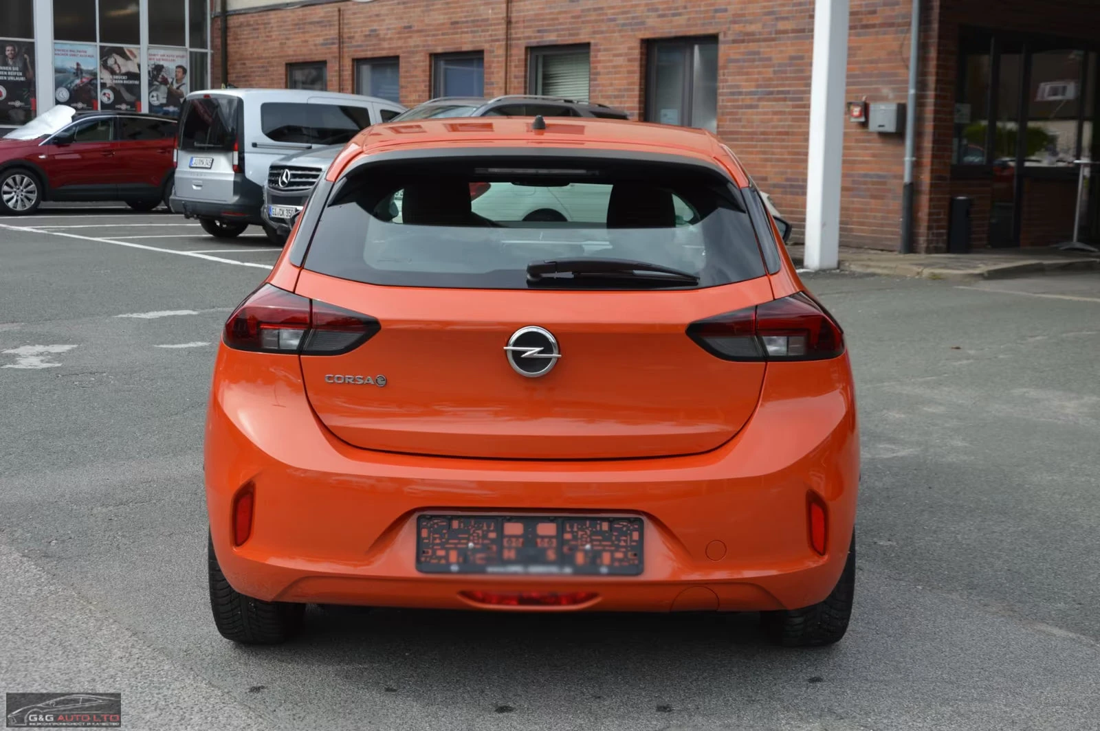 Opel Corsa F-e-EDITION/136HP/CPLAY/DIGI/H.PUMP/LED/KLESS/416q, снимка 4 - Автомобили и джипове - 54942533