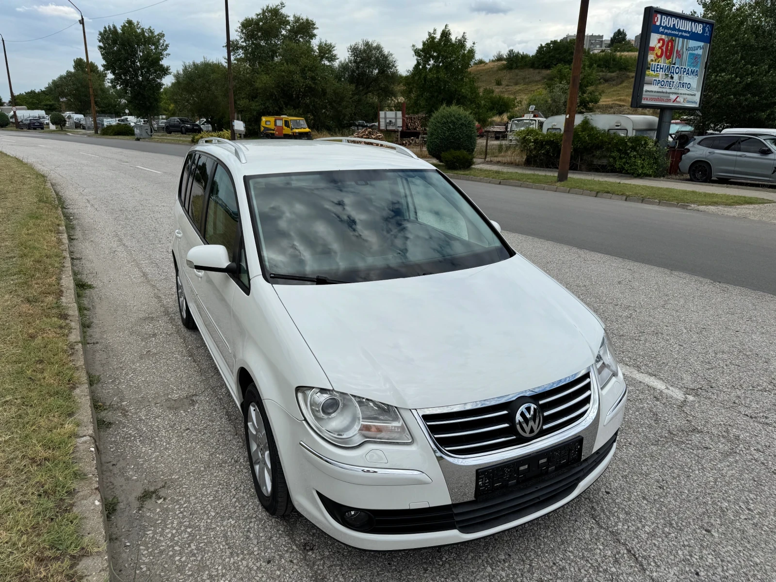 VW Touran 2.0 TDI DSG , снимка 7 - Автомобили и джипове - 55138430