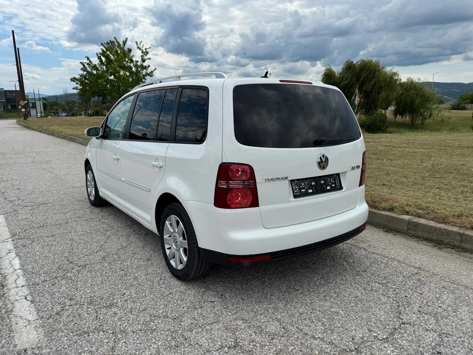 VW Touran 2.0 TDI DSG , снимка 3 - Автомобили и джипове - 55138430