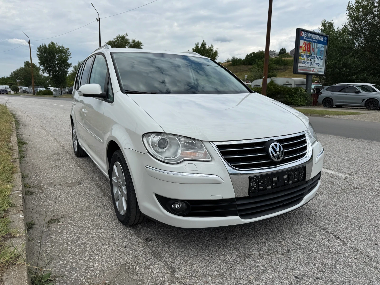 VW Touran 2.0 TDI DSG , снимка 6 - Автомобили и джипове - 55138430