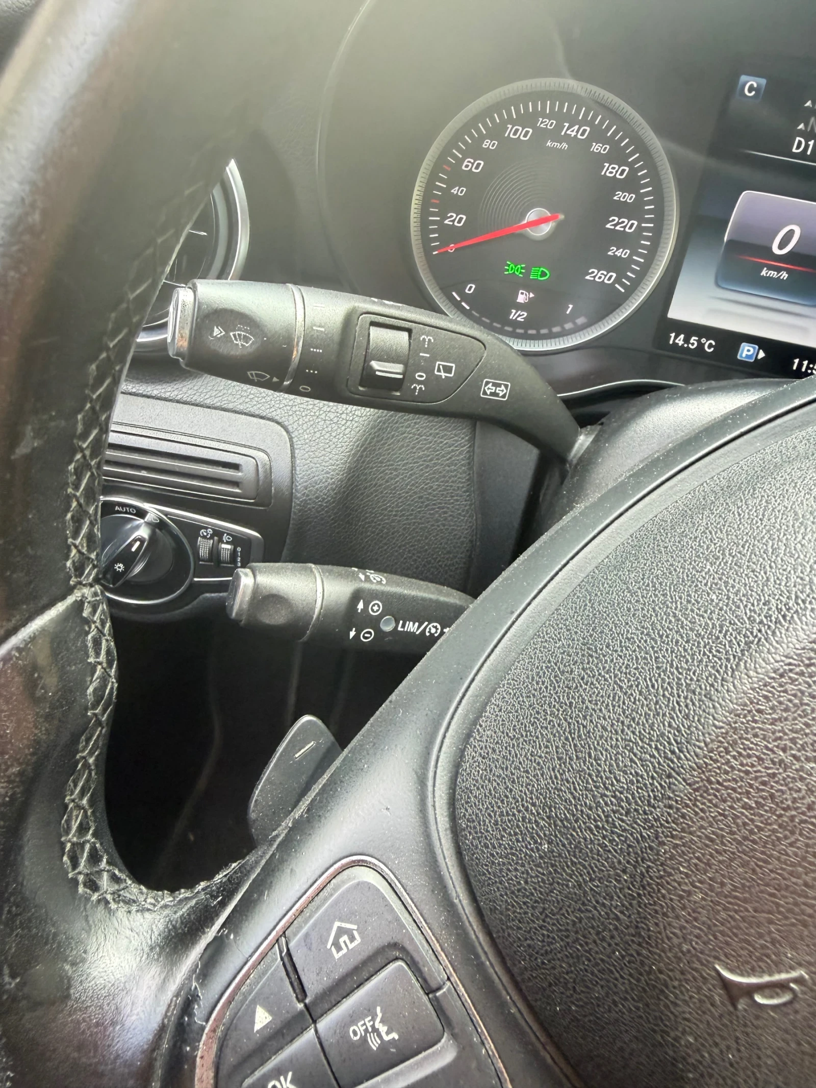 Mercedes-Benz C 200, снимка 12 - Автомобили и джипове - 55240161