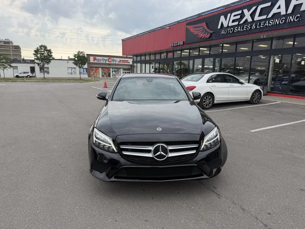 Mercedes-Benz C 300 * 4MATIC * PANO * Автокредит * (Цена до България)