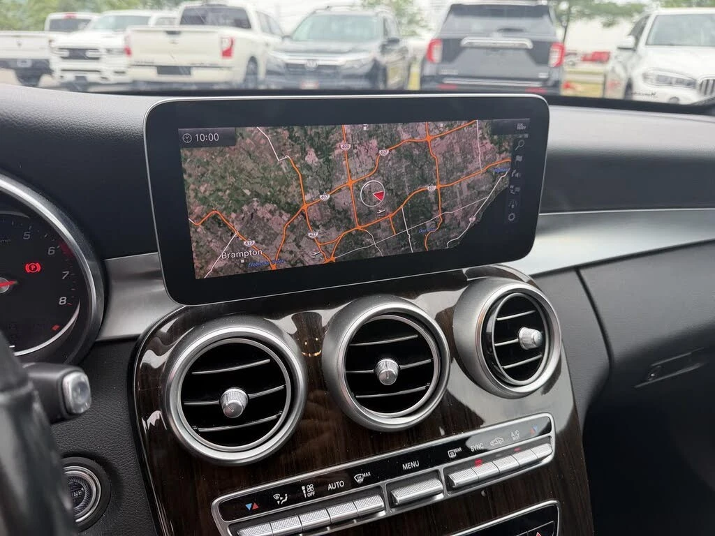 Mercedes-Benz C 300 * 4MATIC * PANO * Автокредит * (Цена до България), снимка 12 - Автомобили и джипове - 55626741