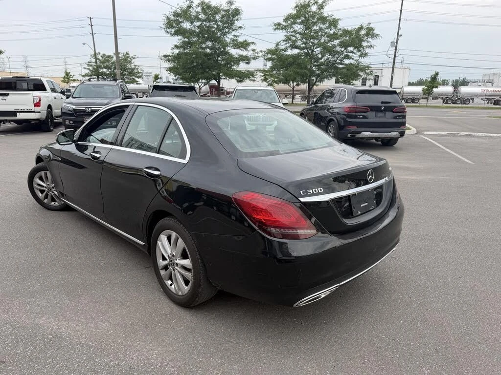 Mercedes-Benz C 300 * 4MATIC * PANO * Автокредит * (Цена до България), снимка 5 - Автомобили и джипове - 55626741