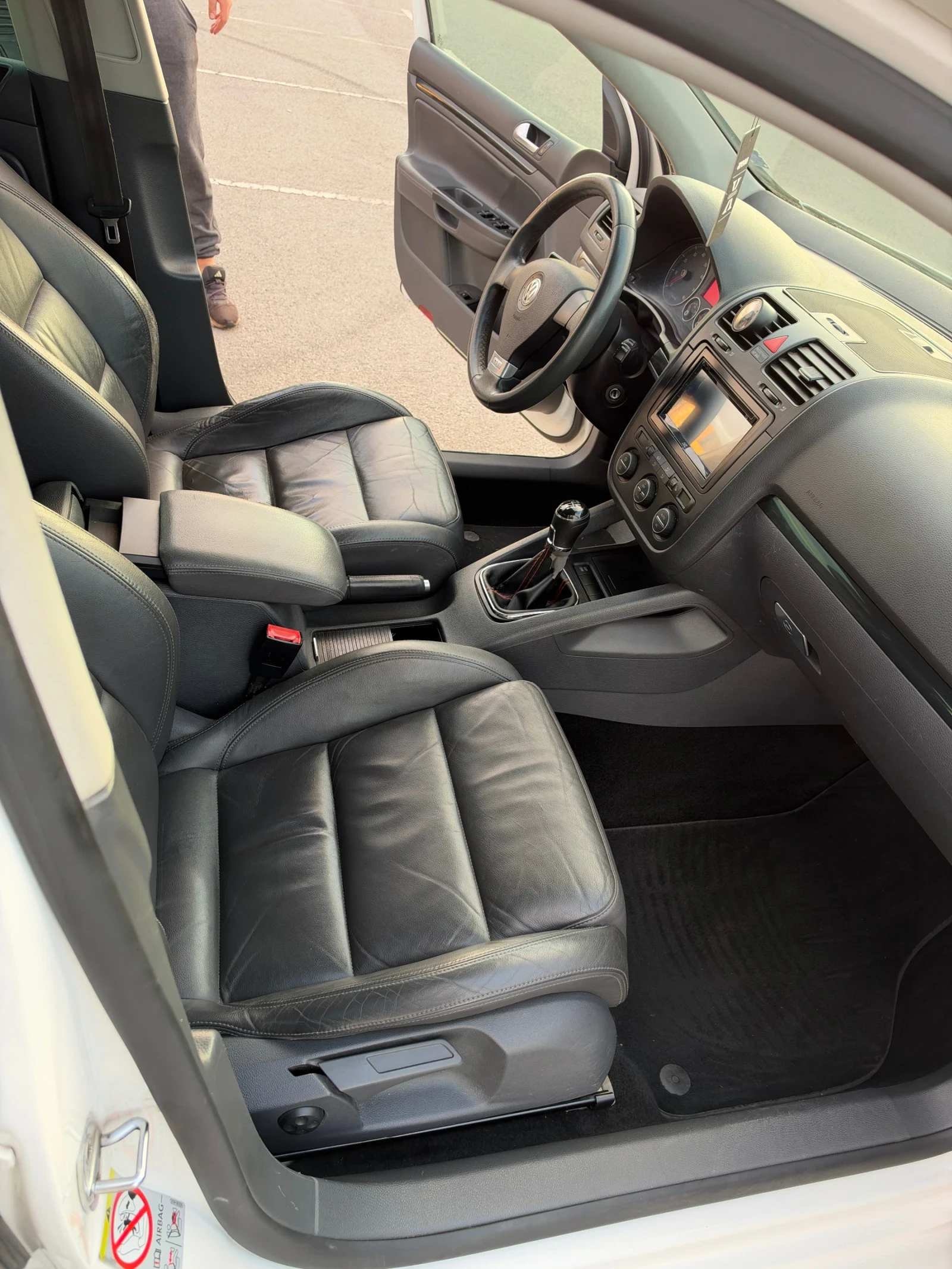 VW Golf 1.4TSI GT Line, снимка 8 - Автомобили и джипове - 56459351