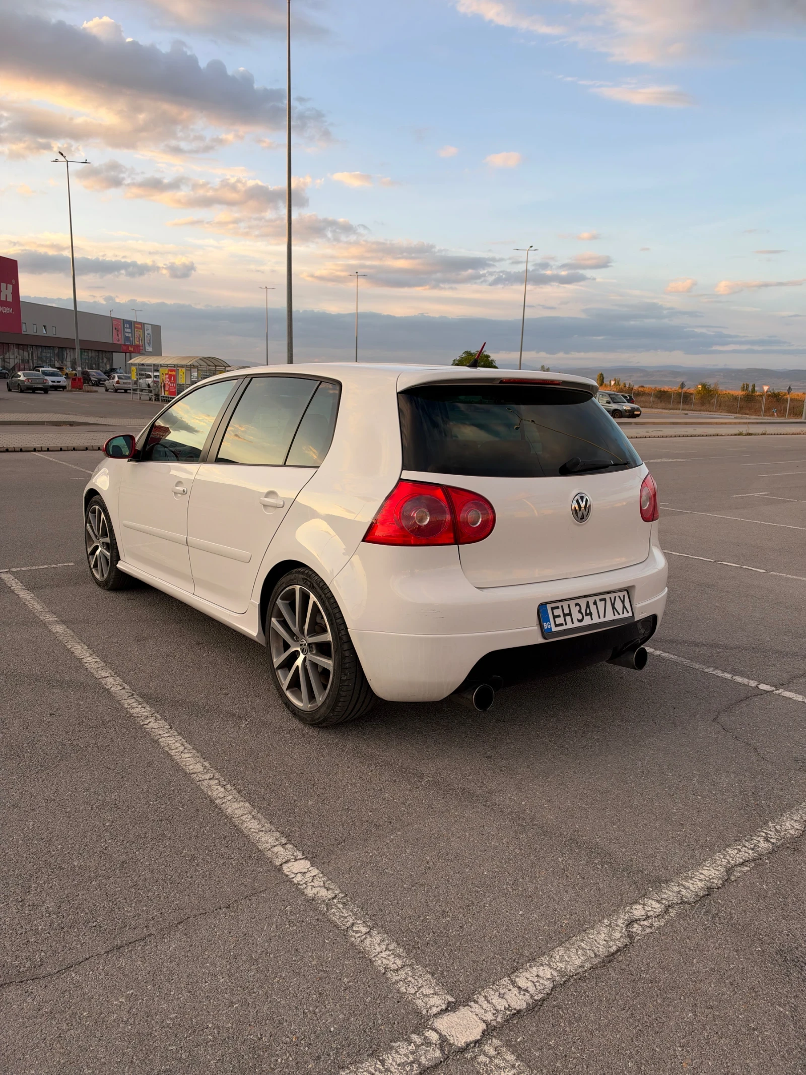 VW Golf 1.4TSI GT Line, снимка 4 - Автомобили и джипове - 56459351