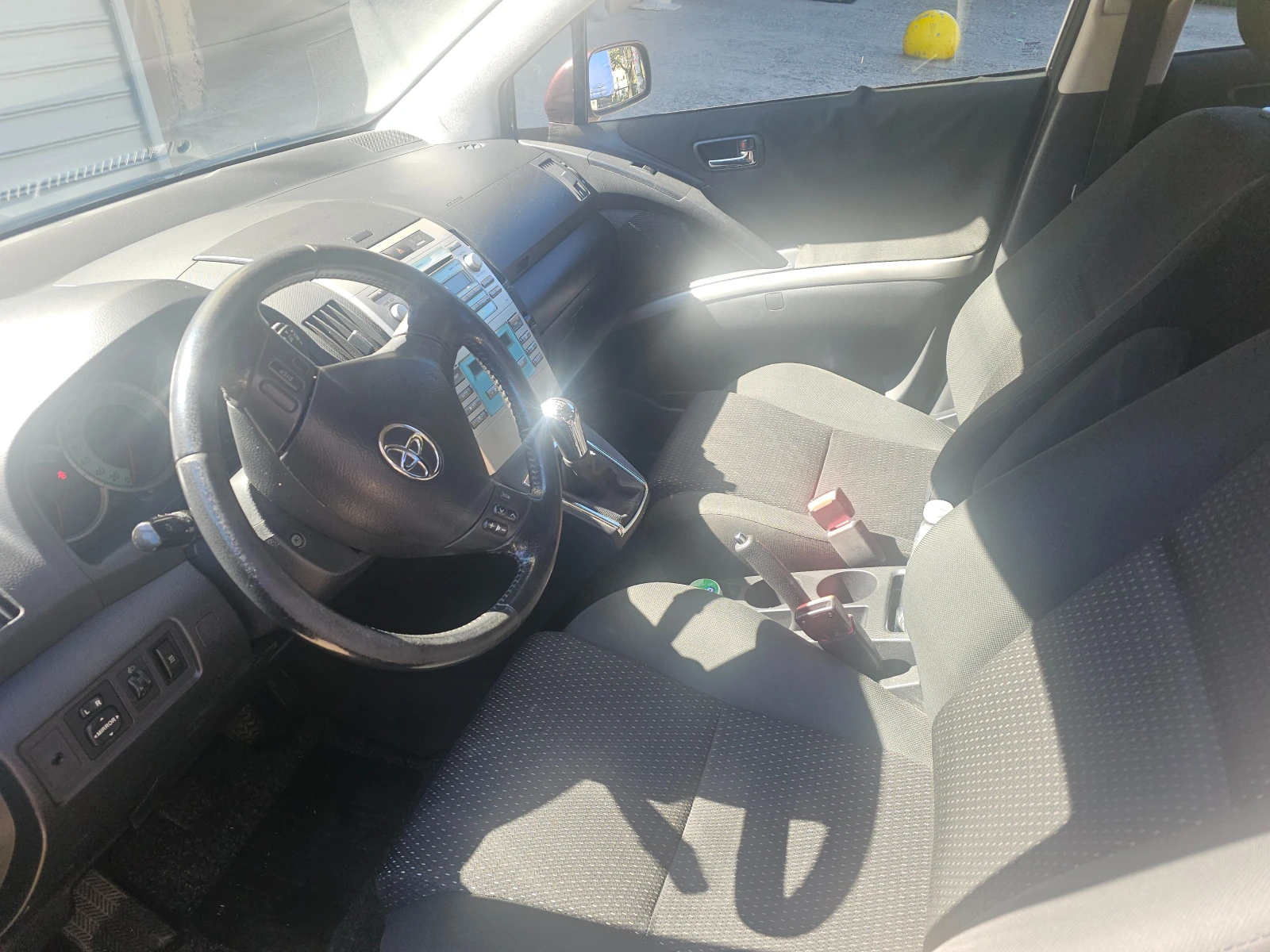 Toyota Corolla verso, снимка 13 - Автомобили и джипове - 56553973