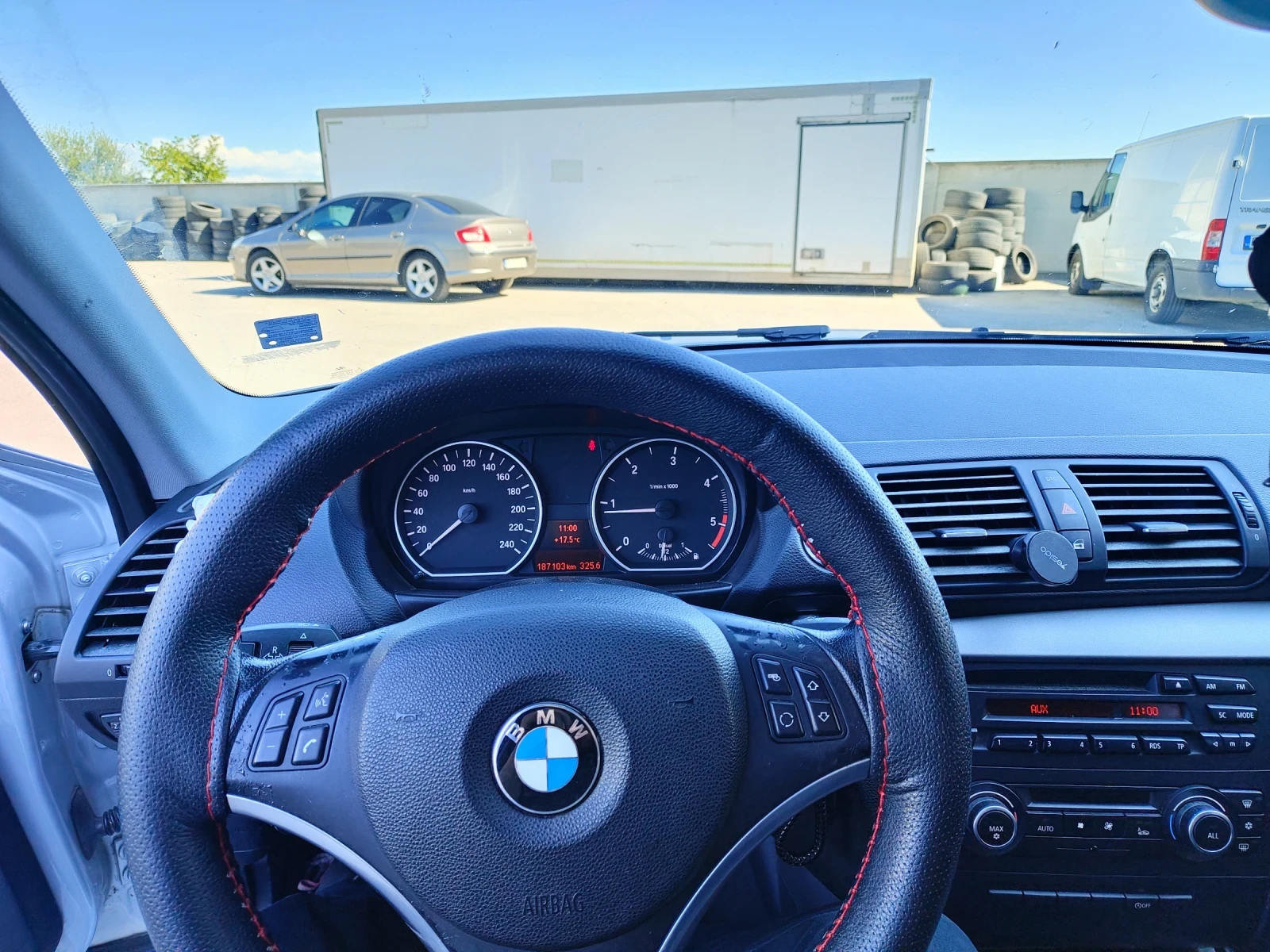 BMW 118 Facelift, снимка 4 - Автомобили и джипове - 56610582