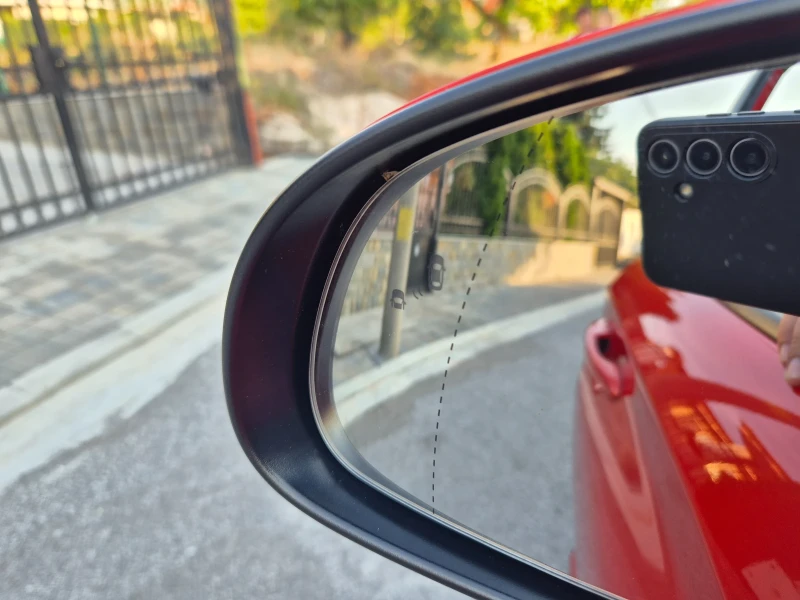 Hyundai Kona 64 kWh/ Premium/Термо помпа/91хил км/SOH 100%, снимка 17 - Автомобили и джипове - 51653526