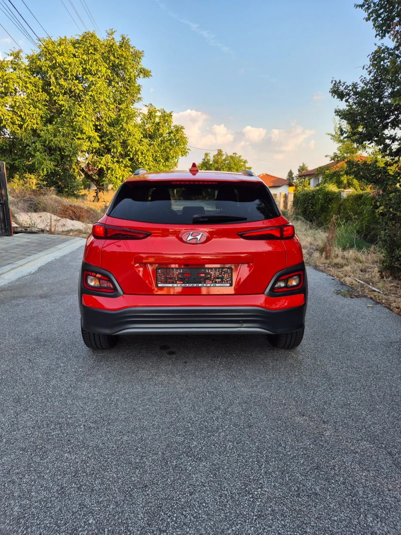 Hyundai Kona 64 kWh/ Premium/Термо помпа/91хил км/SOH 100%, снимка 6 - Автомобили и джипове - 51653526