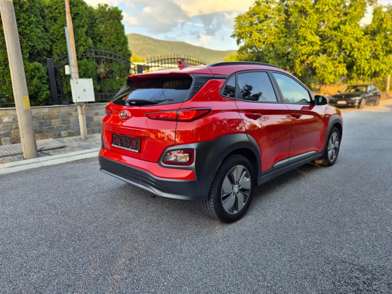 Hyundai Kona 64 kWh/ Premium/Термо помпа/91хил км/SOH 100%, снимка 4 - Автомобили и джипове - 51653526