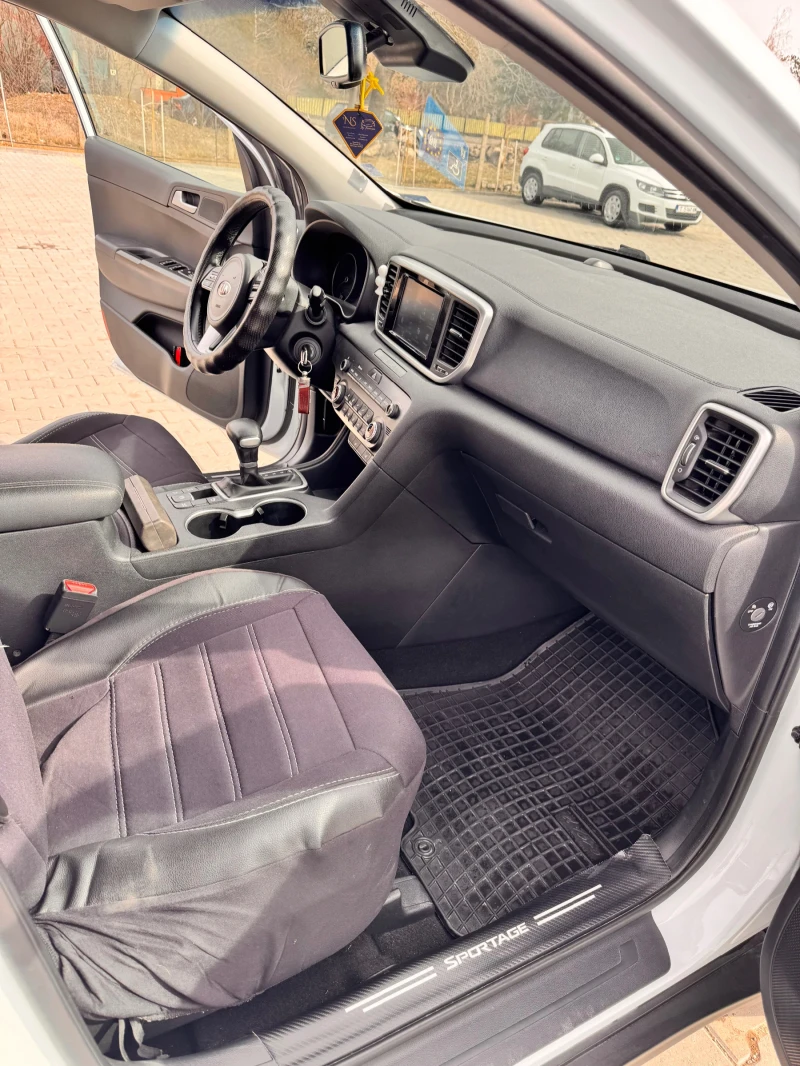 Kia Sportage 1.6CRD?, снимка 11 - Автомобили и джипове - 53513187
