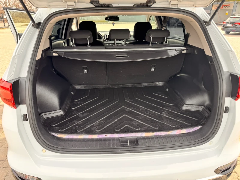 Kia Sportage 1.6CRD?, снимка 9 - Автомобили и джипове - 53513187