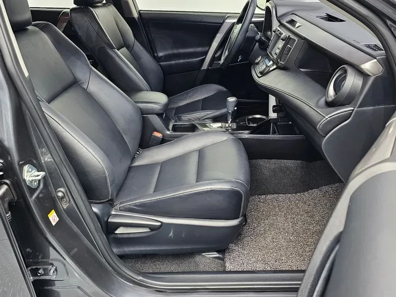 Toyota Rav4 2.5 2WD, снимка 12 - Автомобили и джипове - 55262859