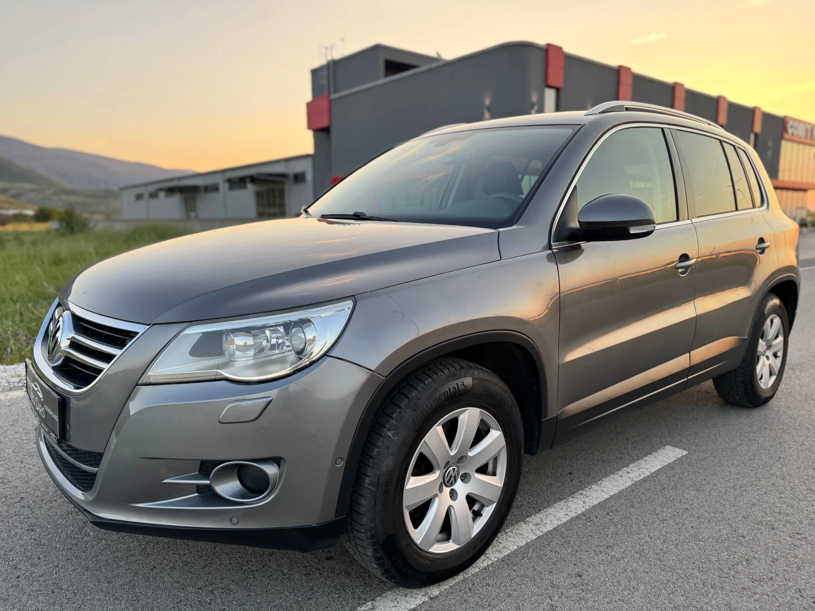 VW Tiguan 2.0 TDI / 4MOTION / NAVI / PARKTRONIC / PODGREV - изображение 3