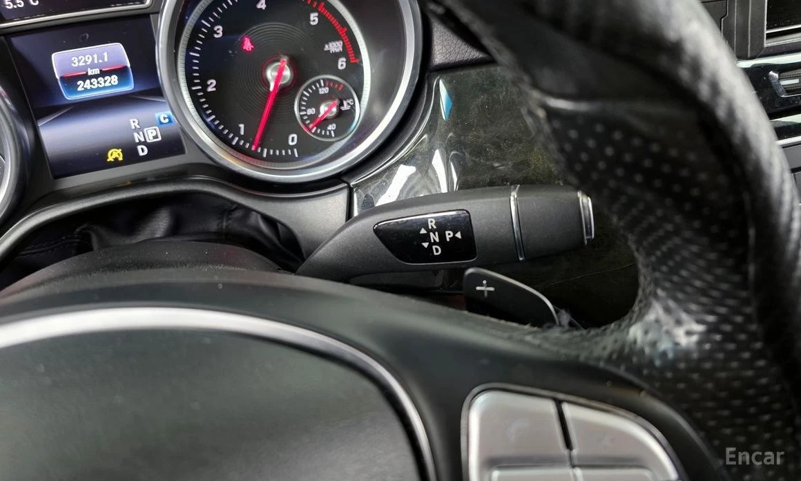 Mercedes-Benz GLE 350, снимка 9 - Автомобили и джипове - 53876677