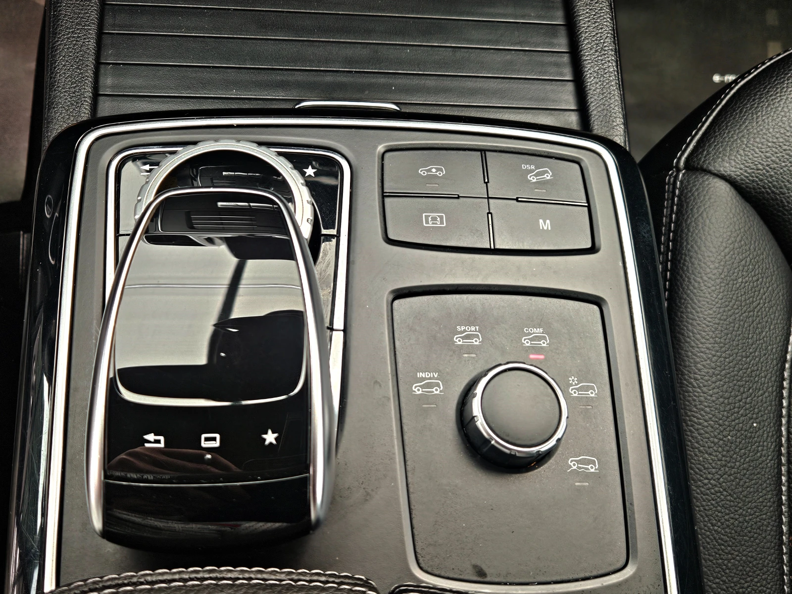 Mercedes-Benz GLE 350 AMG/GERMANY/360CAMERA/ПОДГРЕВ/AMBIENT/BLIND SPOT/L, снимка 12 - Автомобили и джипове - 54087285