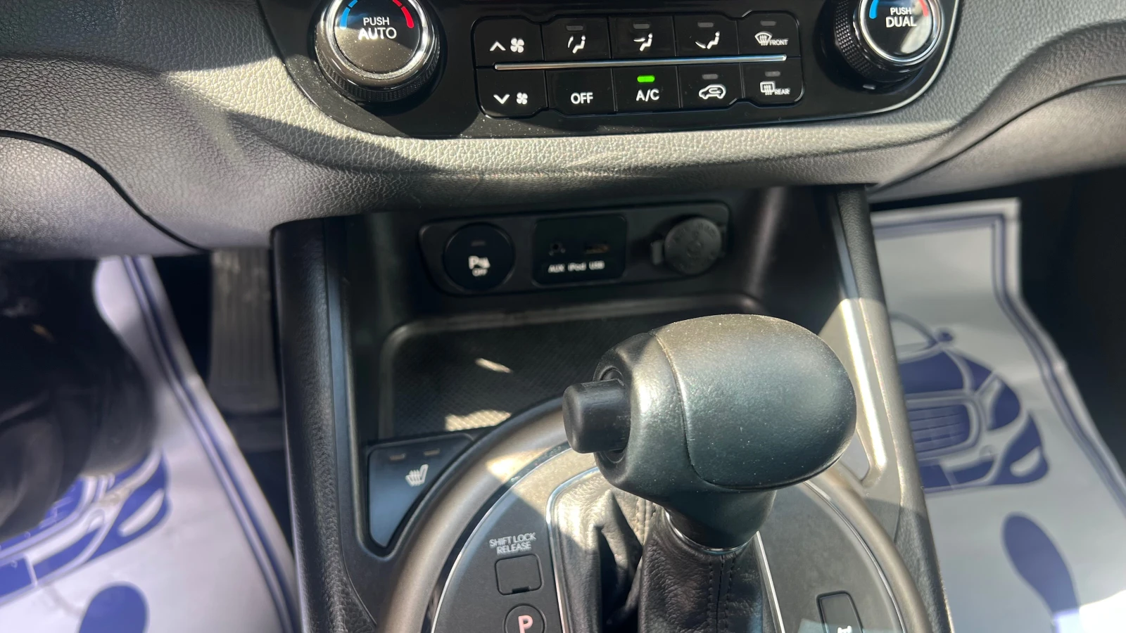 Kia Sportage 2.0crdi avtomat 4x4, снимка 12 - Автомобили и джипове - 54157307