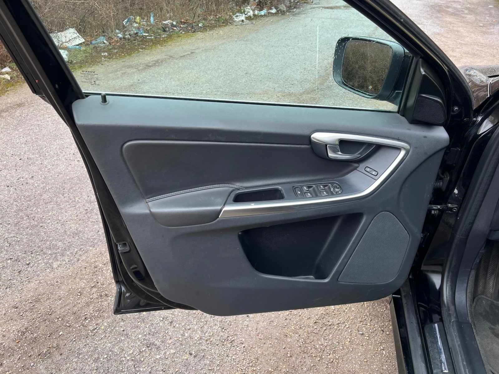 Volvo XC60 2.0D, снимка 10 - Автомобили и джипове - 54461733