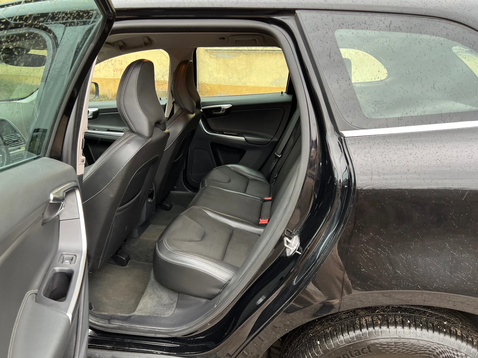 Volvo XC60 2.0D, снимка 13 - Автомобили и джипове - 54461733
