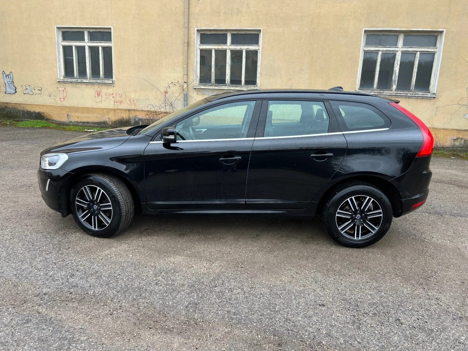 Volvo XC60 2.0D, снимка 11 - Автомобили и джипове - 54461733