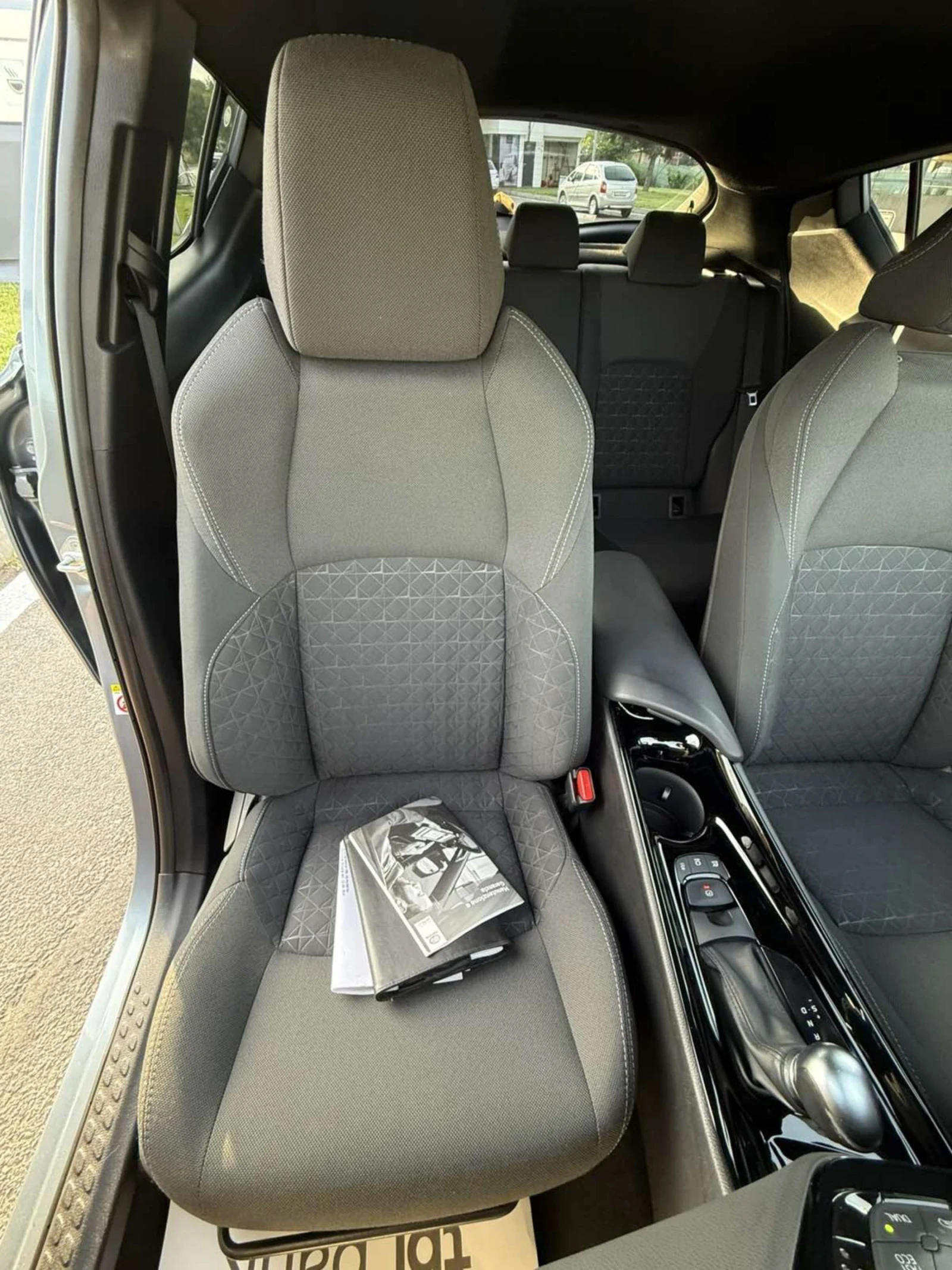 Toyota C-HR TOP TOP TOP HYBRID 2.0 98000KM, снимка 11 - Автомобили и джипове - 54948867