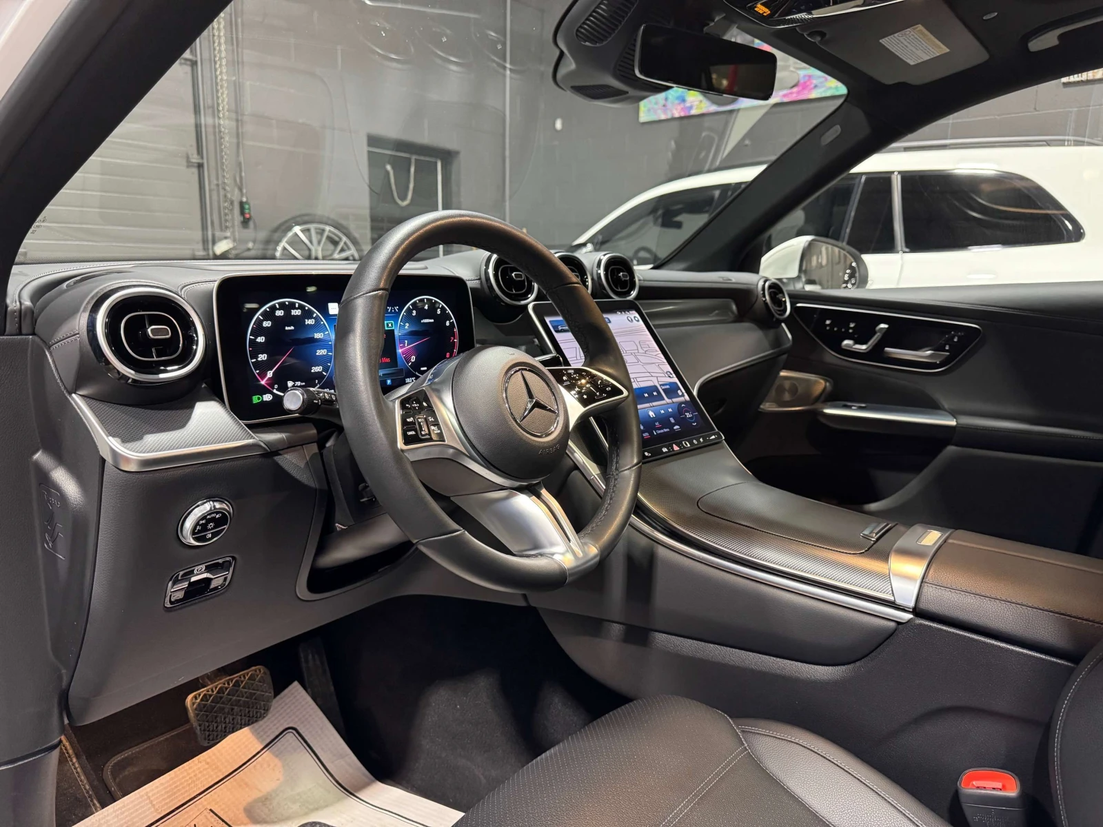 Mercedes-Benz GLC 300  4MATIC  / ЦЕНА ДО БЪЛГАРИЯ ! , снимка 13 - Автомобили и джипове - 54980704