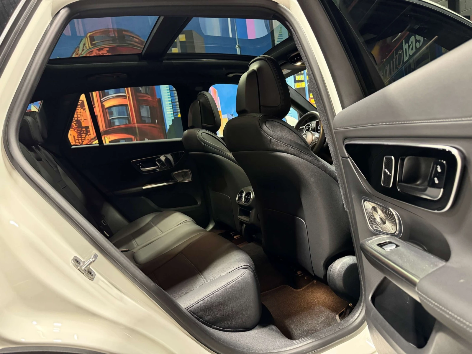 Mercedes-Benz GLC 300  4MATIC  / ЦЕНА ДО БЪЛГАРИЯ ! , снимка 9 - Автомобили и джипове - 54980704
